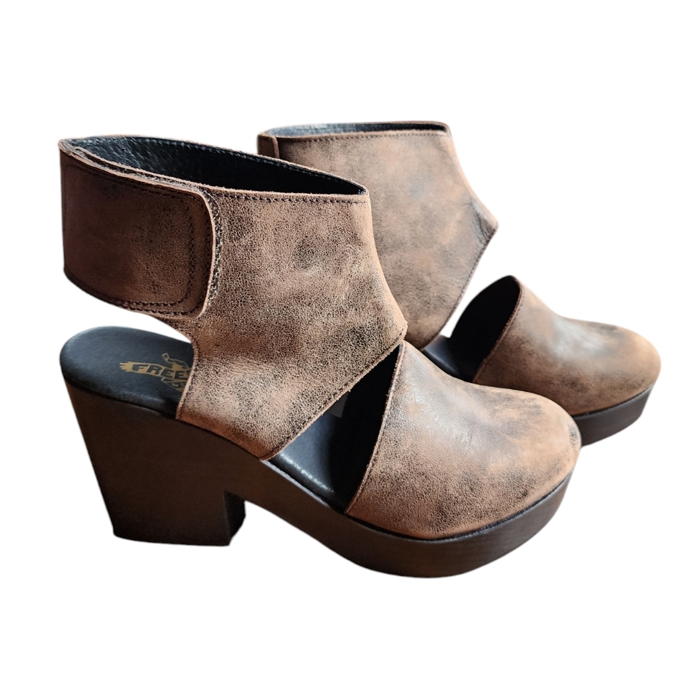 NWOT- Rare & Retired Freebird By Steven Madrid Distressed Leather Platform Clogs